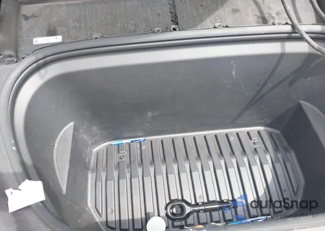 2022 Tesla Model Y Performance Dual Motor All-Wheel Drive z USA, uszkodzony, nr VIN 7SAYGDEF5NF373078